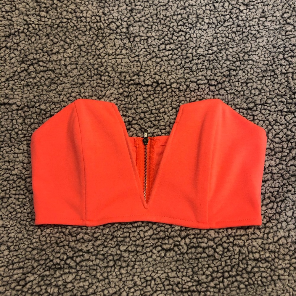 Deep v wired crop top